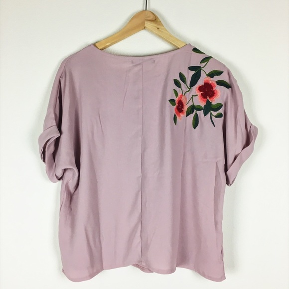 NWOT Embroidered Lavender Top - Picture 2 of 4